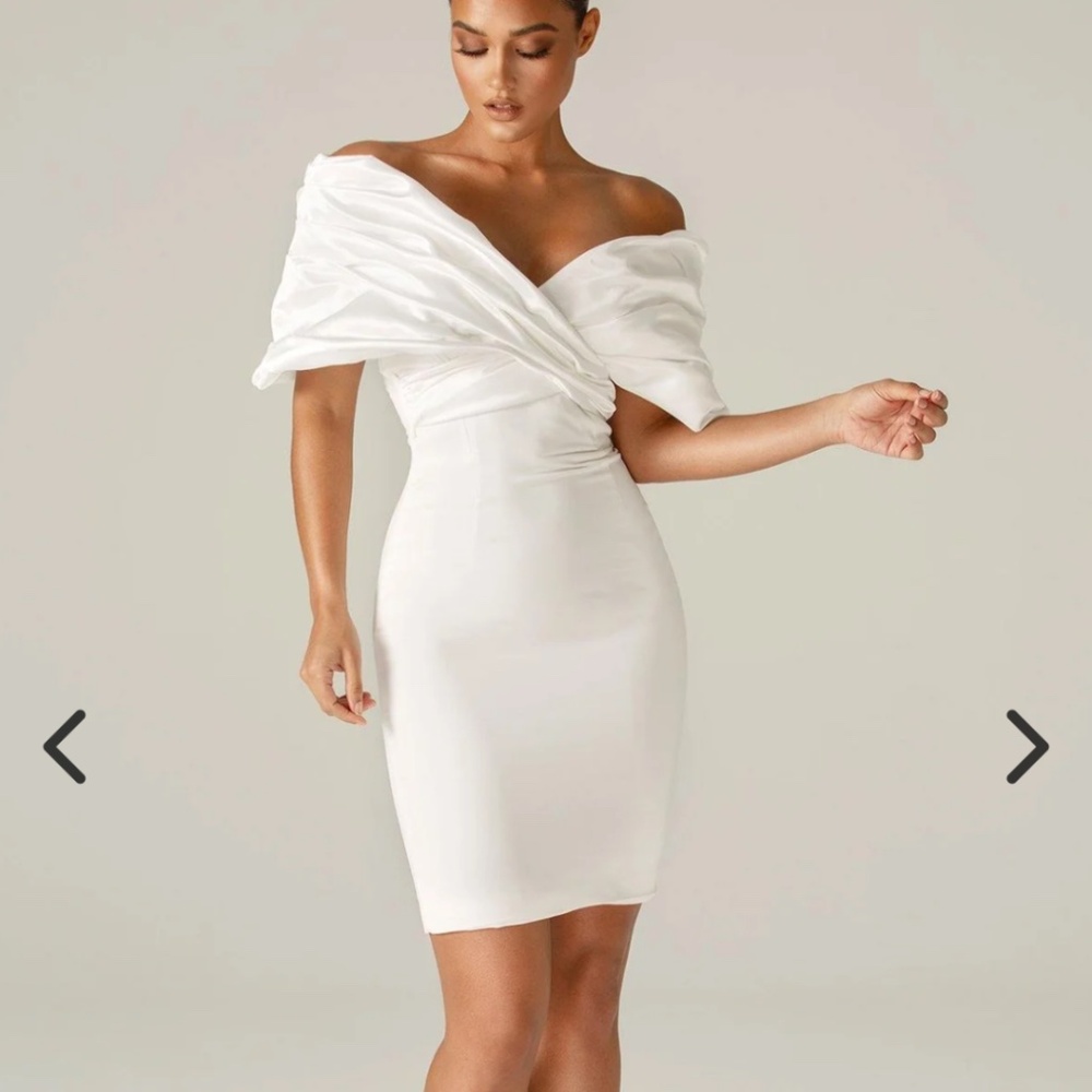 Aliava Maribel Crepe Ruffle Shoulder Dress M